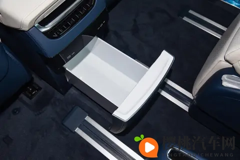 极氪009十一月购车福利，优惠力度大，家用、商用都合适-2