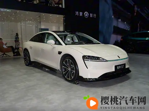 10月销量破万，智界汽车靠智界R7打赢“翻身仗”？-3