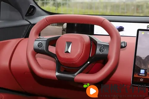 鸿蒙座舱加持，纯电续航356km，这款阿维塔 12增程版实力如何？-3