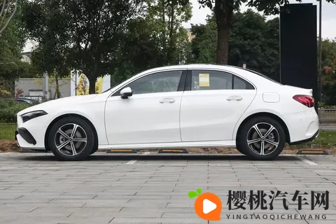 奔驰 A 级 A 180 L 和 A 200 L 时尚型对比 帮你理清购车思路-2