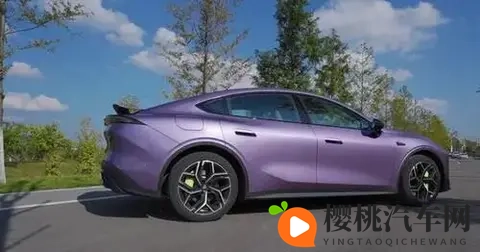 深蓝L06预售价1399万起，法拉利同款悬架与激光雷达成亮点-2