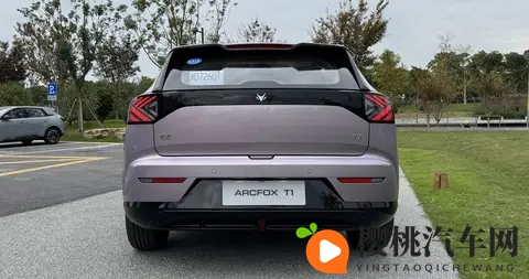 一辆让你忘记算电量的小车：极狐T1续航究竟怎么样？-3