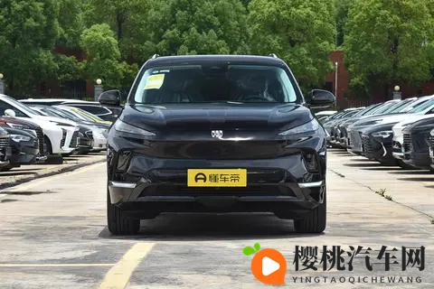 新能源中大型SUV怎么选，奕派eπ008对比别克E5，看这篇就知道了-3