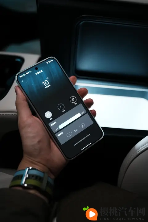 黄色软装免费安装：汽车软装潮范儿，免费升级车主爱车-1