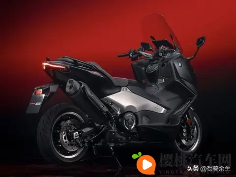 25年经典不改动力!TMAX纪念版靠红椅黑标吸睛,仅售一年争议大?-2