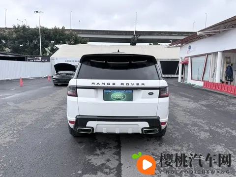 22年路虎揽胜运动,白色耀黑版,46万公里,准新价等你来!-1