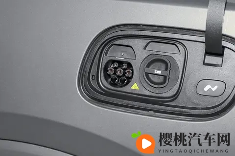 乐道L90六座版Pro：务实家庭的纯电空间解决方案-3