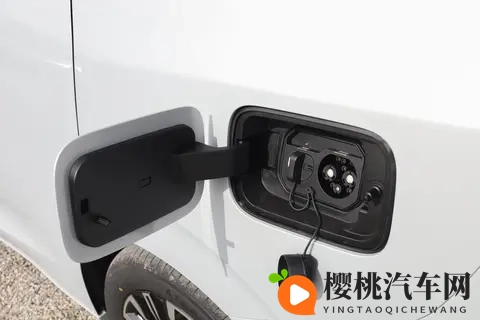 738 万起置换!星光 730 EV 2025 款 500km 豪华型体验-1