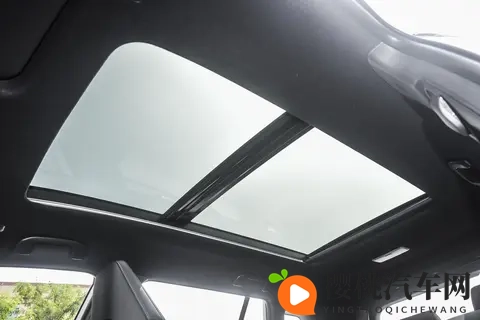 老人玩小雏雌女ND另类:老年人偏爱小型车,市场新趋势引关注-2