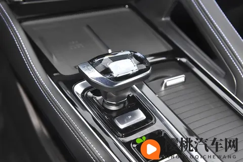 吉利星瑞推出全新版本,加入中国传统文化元素,价格更实惠-3