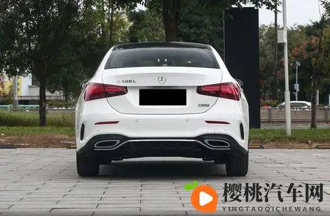 奔驰A级选购指南!请放弃25万的A180L丐版,多花244万上A200L吧-1