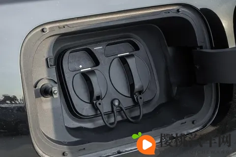 15 万预算想买 “全能 SUV”？捷途山海 T1 实测：通勤省油、越野能打-3