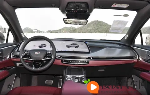 配置再升级，凯迪拉克XT5推出2026款新车，还是四款配置任你选-3