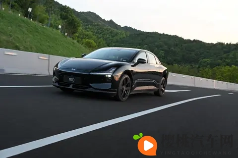 82板杨敏思版本1-5演员表：明星跨界演绎，汽车文化新风尚-1