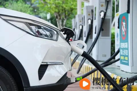 天天操作:汽车保养:这些小动作关乎行车安全与车辆寿命-2