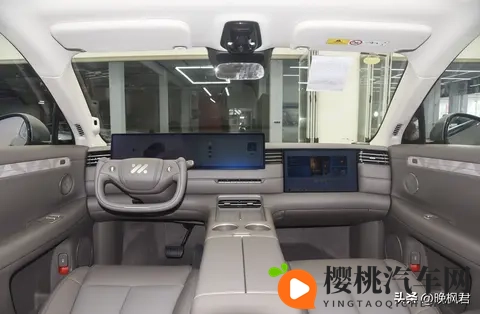智己LS9内饰细节曝光,六座车里藏了块吸顶屏,预售倒计时今晚揭晓-2