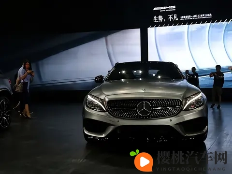 2026 款 AMG C 43 4MATIC 官降背后：奔驰 AMG 品牌的市场竞争策略解析-1