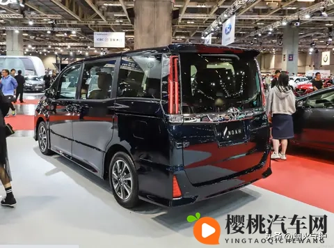 奶爸的神车?丰田Noah亮相:缩小版“埃尔法”来袭,约132万元-2