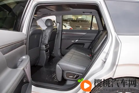 东风奕派2026款eπ008增程超阔版五座:家庭用车优选-1