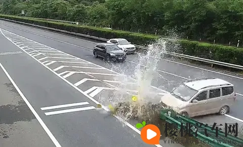 时速120爆胎:做对这3点,大大提高生还概率-2