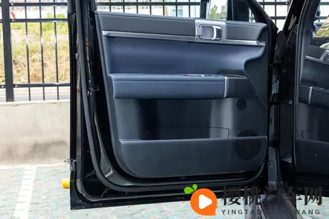 方程豹钛7四驱Ultra版：2198万元的智能性能旗舰-1