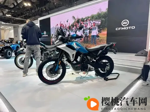 激情nikki艳星医生办公室:艳星医生办公室激情一幕,揭秘Nikki私密生活-2