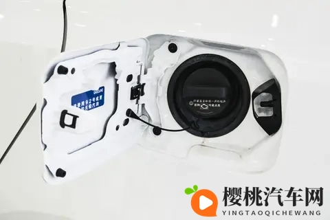 卡罗拉智能电混双擎购车手册，哪款更适合你？-3