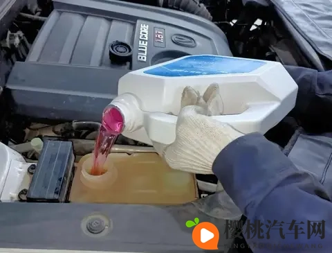 汽车防冻液什么时候更换?看这两个标准-2