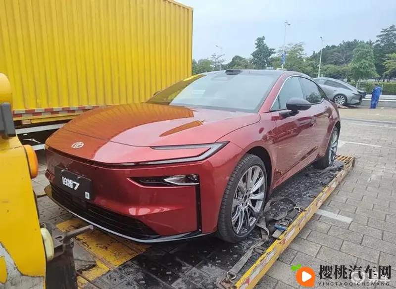 2025广州车展探馆：广汽丰田铂智7量产版车展将首发亮相-1