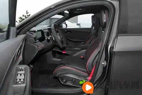 试完第三代领克03，我终于明白，为什么年轻人偏爱它-3