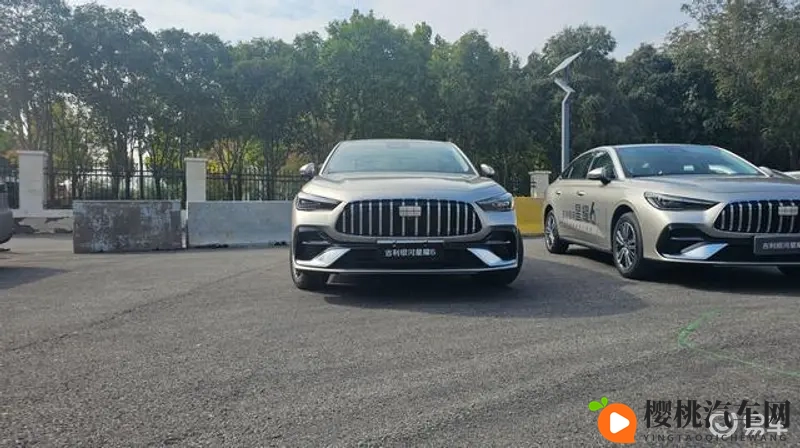 腹肌帅哥自慰:汽车新科技来袭,智能驾驶安全升级-2