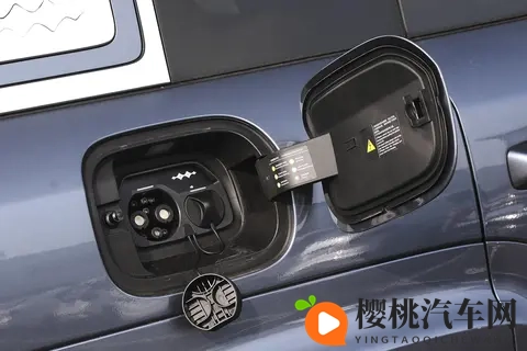 科技与实用的平衡之选:方程豹钛7 135KM两驱Pro版深度体验-2