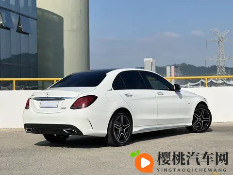 妺妺穿白丝忍不住c了：少女白丝诱惑难自控，瞬间陷入热狂状态-1