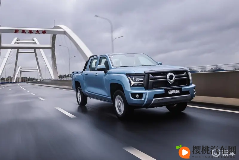 艳星niKKibenze办公室:艳星niKKibenze私密工作空间揭秘-2