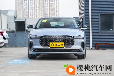 林肯 Z 选买指南:2025 款燃油 _ 混动配置差异与性价比推荐-3