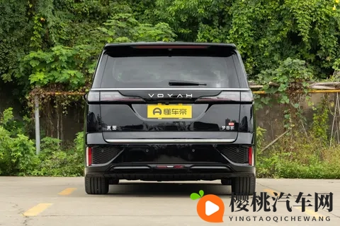 26款岚图梦想家:家庭商务都合适,18小时大定破万,魔力在哪?-2