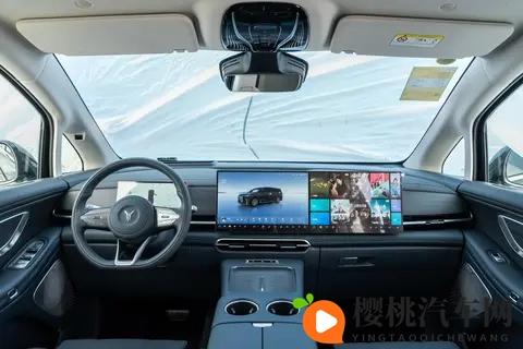 全能MPV该有啥?26款岚图梦想家PHEV带劲不?-1