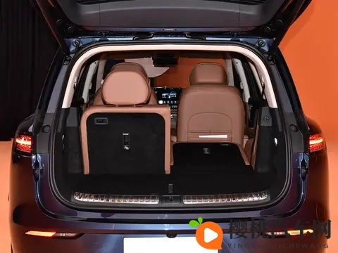 东风造了台“库里南”,配华为“全家桶”+三腔空悬,外观很霸气-2