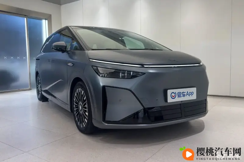 男生和女生搓搓:校园男女互动,温馨交流瞬间-3