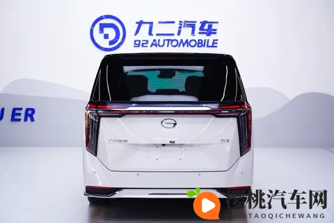 1989万!准新一手传祺M8,宜商宜家的高端MPV之选-1