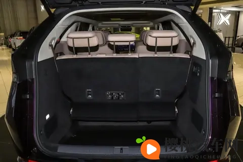 纯电续航452km，综合续航1602km，搭60L大油箱，小鹏X9增程版预售-3