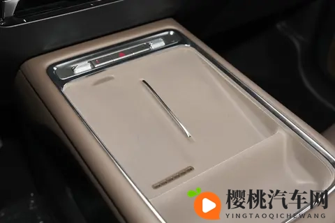 10万级家用MPV选车难？五菱星光730 PHEV用这几点，戳中多口之家-2