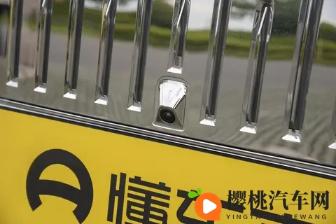 39秒破百续航700+，极氪009凭啥这么火？开起来咋样？-2