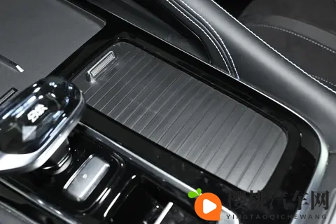 星瑞全新东方曜：10万级家轿，销量67万，凭啥这么火？看完就明白-1