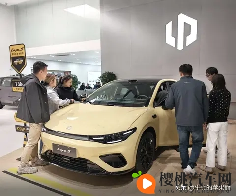 Lafa5-可能是新生代的电动高尔夫-3