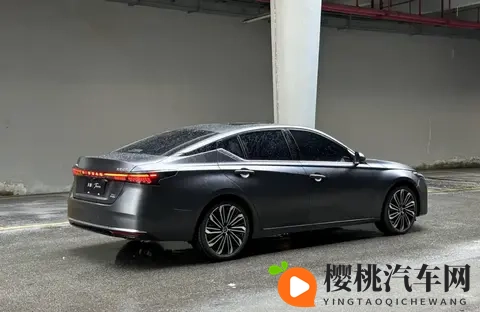 全新日产天籁实车曝光，20T+鸿蒙座舱，破局？-2