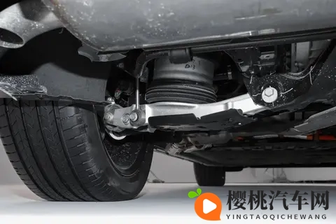 别急着买问界M7!零跑D19盲订开启,增程版也有500km纯电续航-2