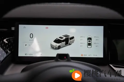 极氪009：家用与商务兼顾的高端电动MPV之选-2