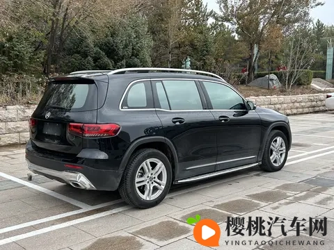 17万多拿下准新奔驰GLB，家用代步好选择！-1