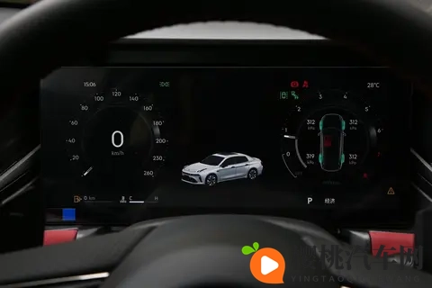 领克03 2026款 20TD AT Ultra:性能与智能兼备的紧凑型轿车-1